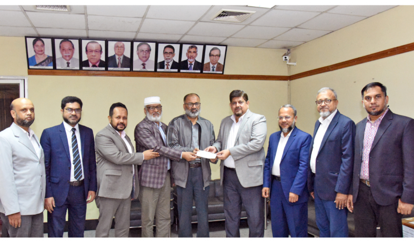 Al-Arafah Islami Bank Donates To Dhaka Medical College 1 Al-Arafah Islami Bank Donates To Dhaka Medical College